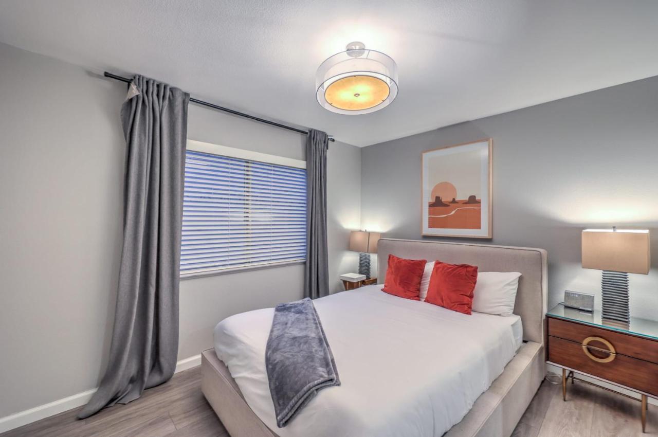 Vegas Glam, A Five-star Experience, Pool, Wet Deck, Hot Tub, Bar, Bbq Las Vegas