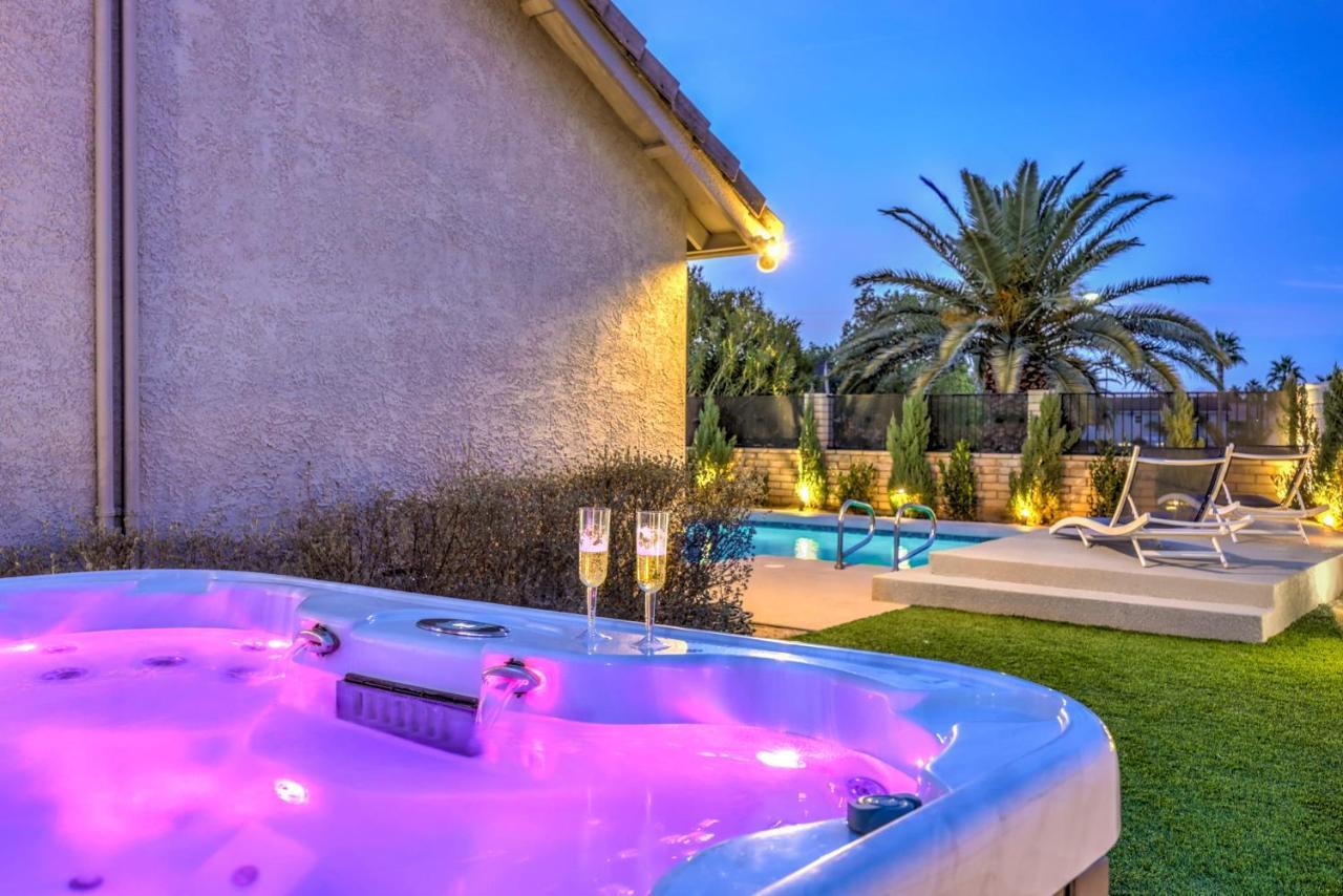 Vegas Glam, A Five-star Experience, Pool, Wet Deck, Hot Tub, Bar, Bbq * Las Vegas